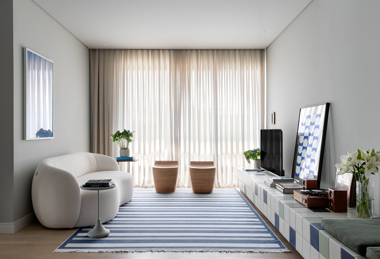 Living — 1 suíte + 1 quarto